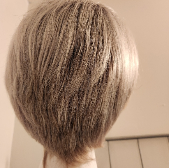 Paula Young wig - Picture 3 of 7